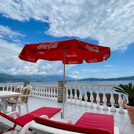 Family House With Pool & Sea View Aparthotel Bijela Bagian luar foto