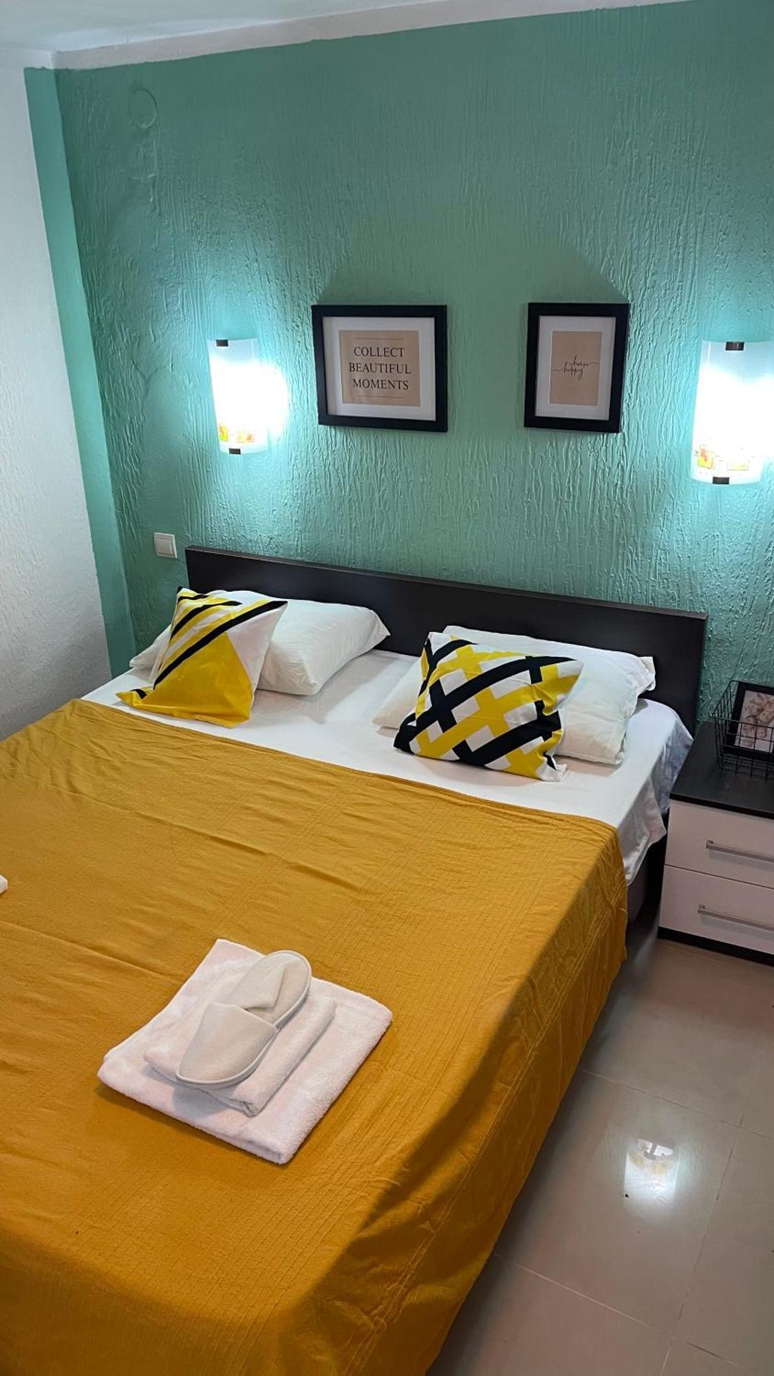 Family House With Pool & Sea View Aparthotel Bijela Bagian luar foto