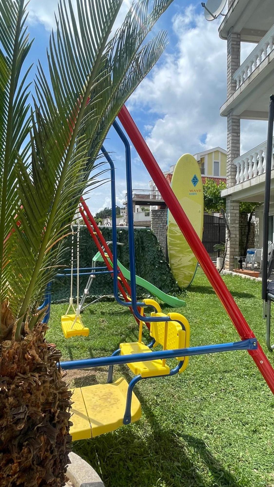Family House With Pool & Sea View Aparthotel Bijela Bagian luar foto