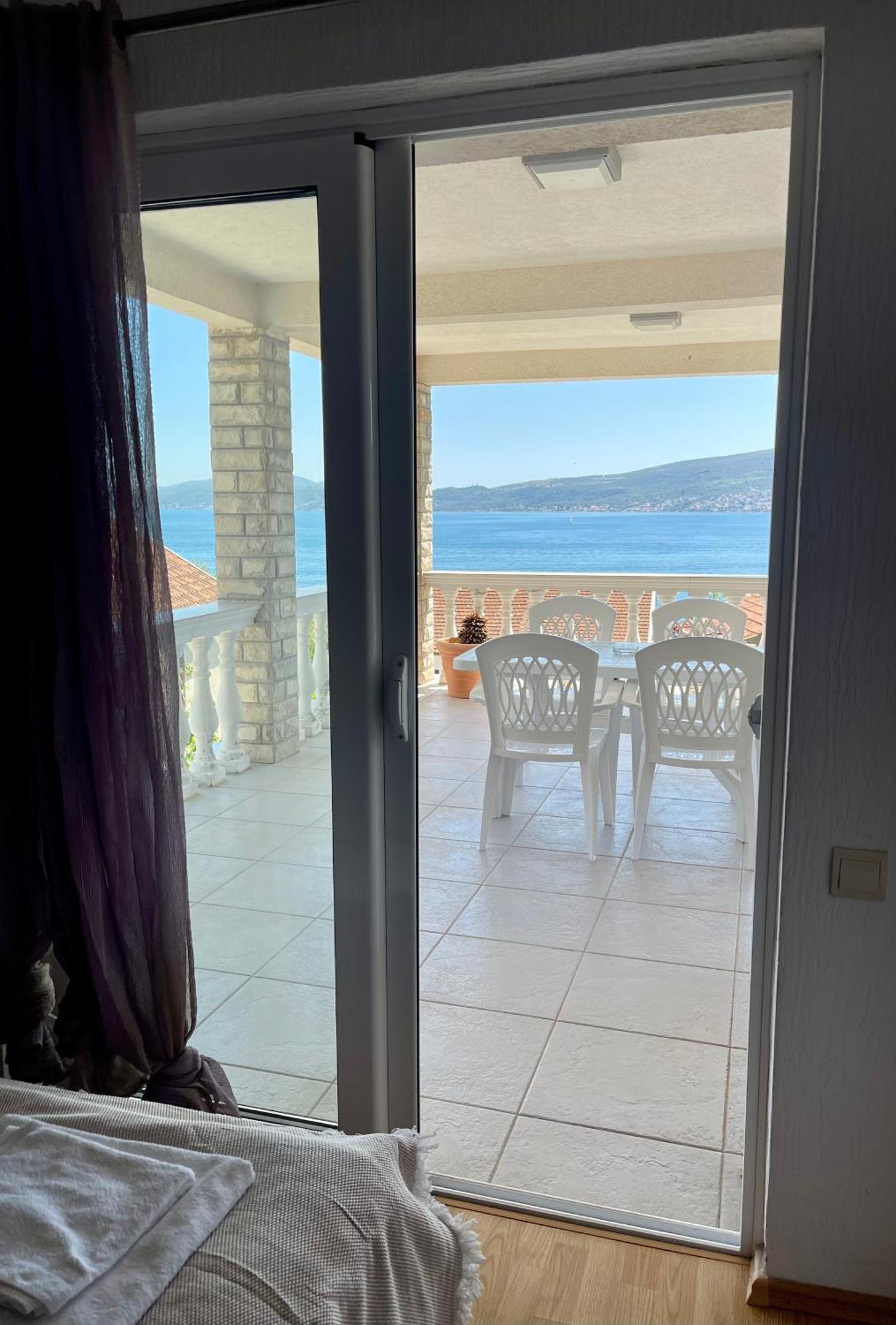 Family House With Pool & Sea View Aparthotel Bijela Bagian luar foto