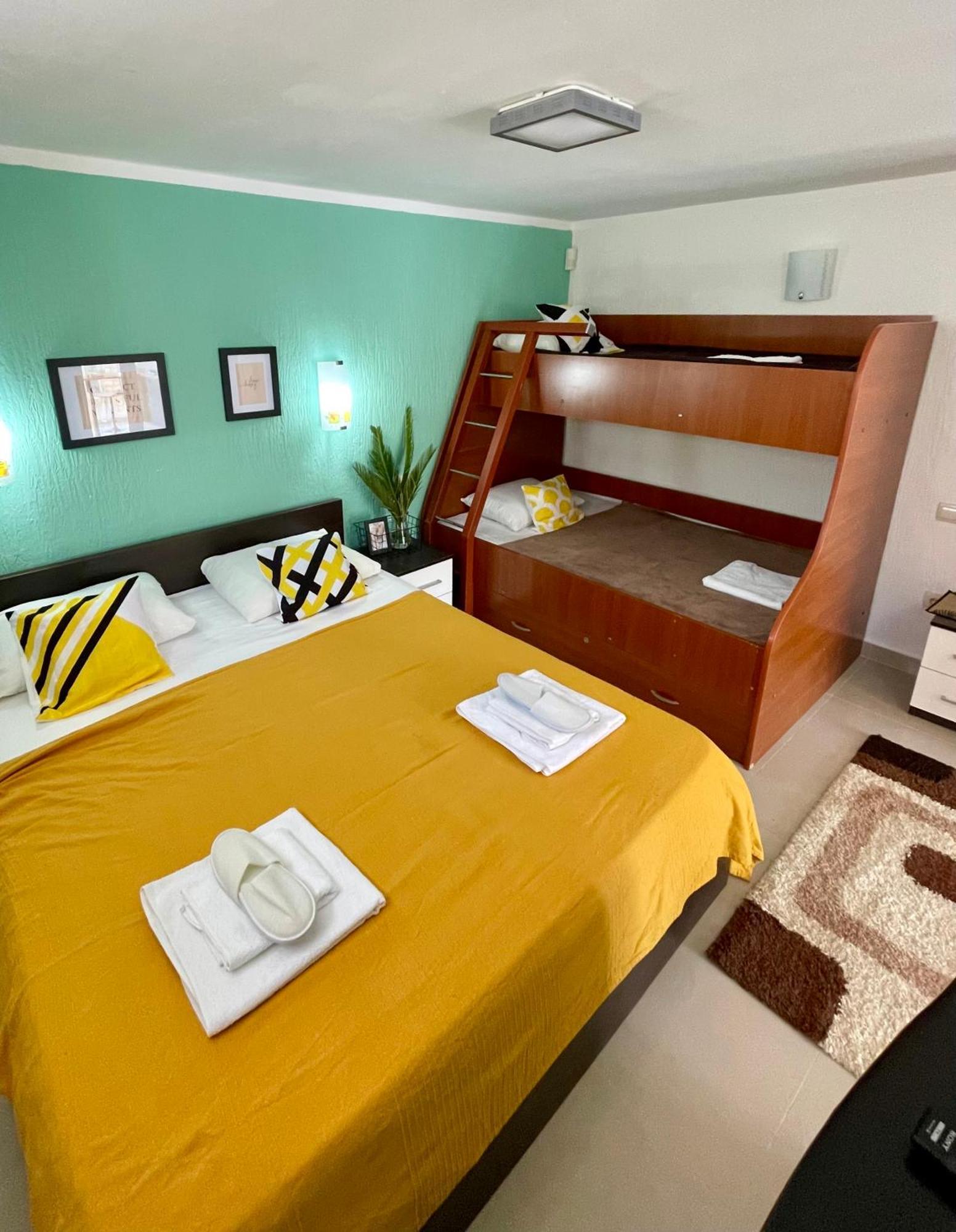 Family House With Pool & Sea View Aparthotel Bijela Bagian luar foto
