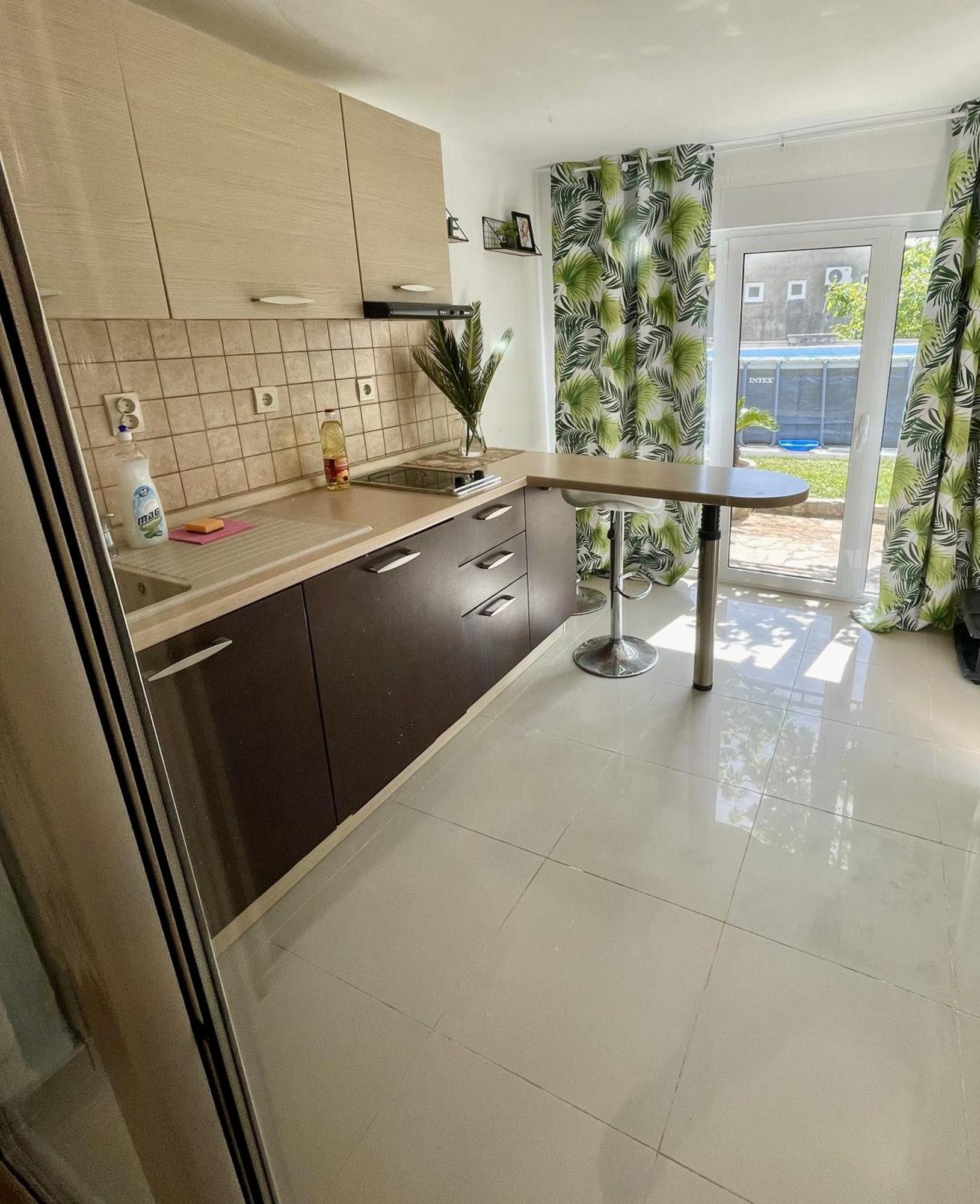 Family House With Pool & Sea View Aparthotel Bijela Bagian luar foto