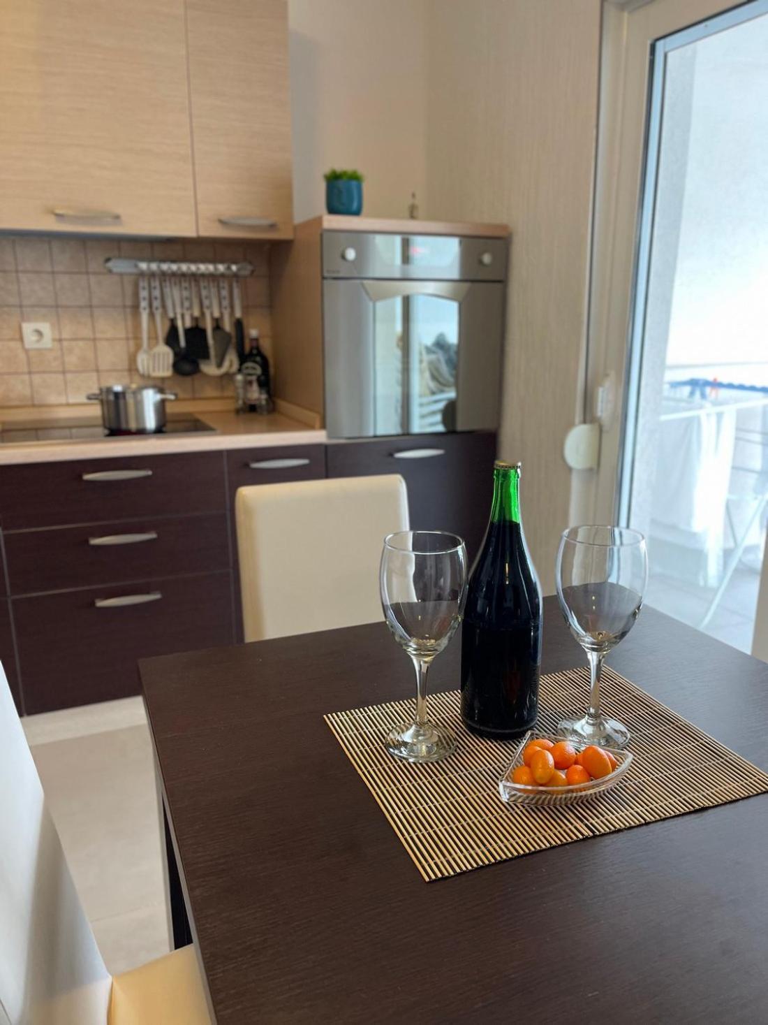 Family House With Pool & Sea View Aparthotel Bijela Bagian luar foto