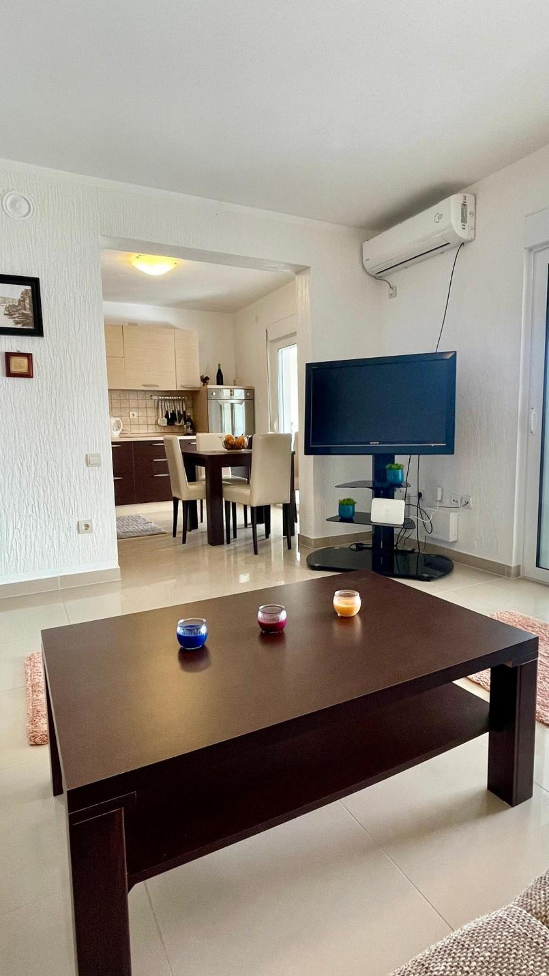 Family House With Pool & Sea View Aparthotel Bijela Bagian luar foto