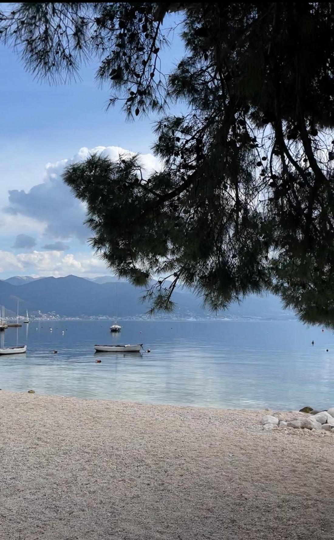 Family House With Pool & Sea View Aparthotel Bijela Bagian luar foto